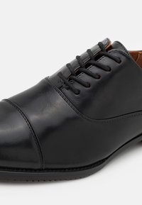 Call it Spring CARLISLE - Zapatos de vestir con cordones - black