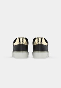 Guess BECKIE - Trainers - schwarz