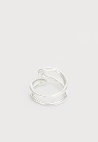 Silberring mit einem eleganten, verflochtenen Design und glatter, polierter Oberfläche. Offene Form ermöglicht eine verstellbare Passform.