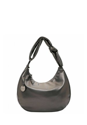 Sac à épaule en cuir métallique gris avec une poignée torsadée et un détail en pendentif circulaire. Texture lisse et forme arrondie.