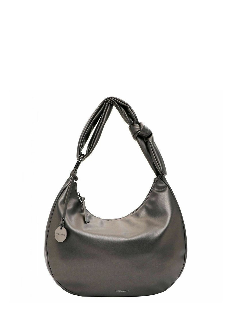 Sac à épaule en cuir métallique gris avec une poignée torsadée et un détail en pendentif circulaire. Texture lisse et forme arrondie.