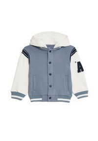 Blauwe en witte capuchonjack met knopenfront, kangoeroezakken, geribde manchetten en borduring op de borst met de letter "A."