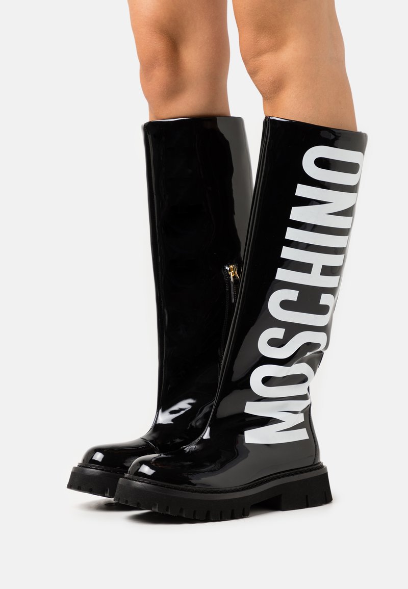 stivali moschino