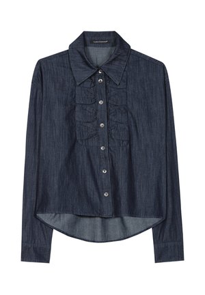 Dunkelblaue Jeans-Herrenbluse mit langen Ärmeln, Knopfleiste vorne, Kentkragen, Rüschen-Details und geschwungener Saumlinie. Silberne Knöpfe setzen Akzente.