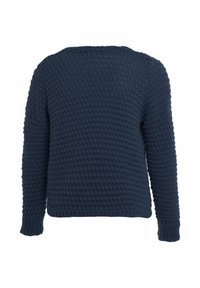 Marineblauwe gebreide trui met een gestructureerd steekpatroon, lange mouwen en geribbelde manchetten. Heeft een ronde halslijn en een iets losse pasvorm.