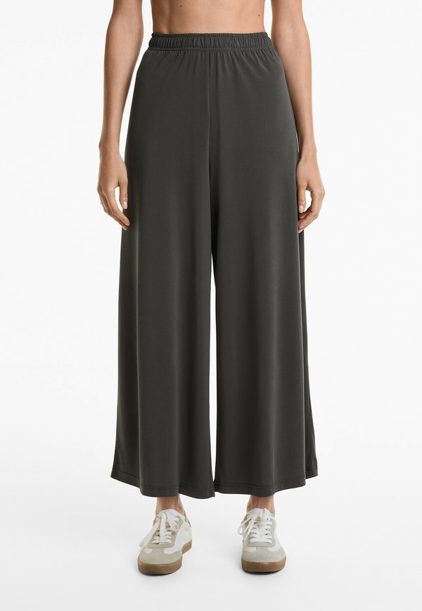 SOFT TOUCH CROP WIDE LEG - Stoffhose