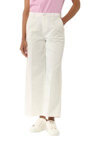 comma casual identity  WEITEM  biały