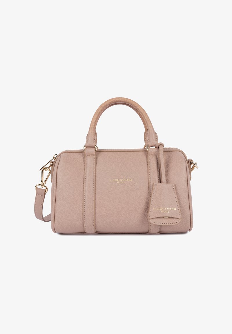 Petit sac à main en cuir beige avec double poignée, bandoulière amovible et logo doré Lancaster Paris sur le devant.