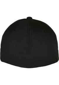 Schwarze Kappe mit glattem Stofftexture, abgerundeter Form und einem genähten oberen Knopf. Verfügt über Belüftungsöffnungen an den Seiten.