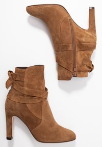 San Marina Botines de tacón - tan