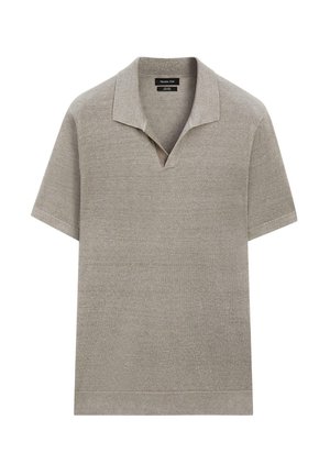 Short-sleeve beige knit polo shirt with open collar and ribbed hem, made of soft fabric.