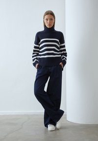 Anna Field Strikkegenser - dark blue/off-white