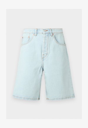 Lyseblå denimshorts med frontknap og lynlås, bæltestropper og fem-lomme-design.