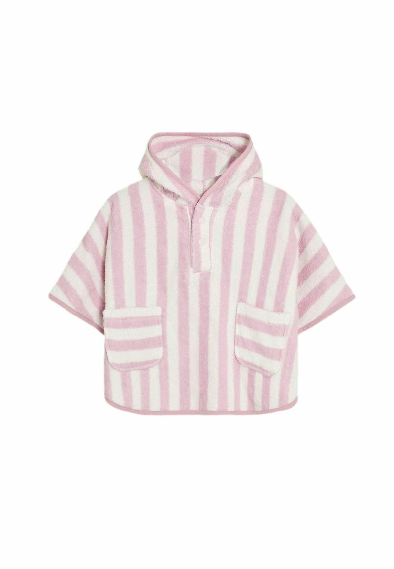Poncho con cappuccio a righe rosa e bianche, realizzato in tessuto morbido, con una chiusura frontale a bottoni e due tasche a toppa.