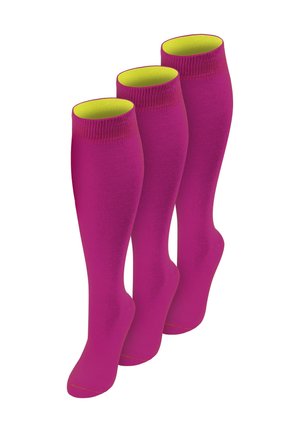 Drei Paar knielange Kompressionssocken in leuchtendem Magenta mit limonengrüner Innenfütterung, aufrecht ohne Verpackung präsentiert.