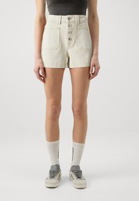 ONLY ONLEMILY POCKET SHORTS - Džinsiniai šortai - ecru