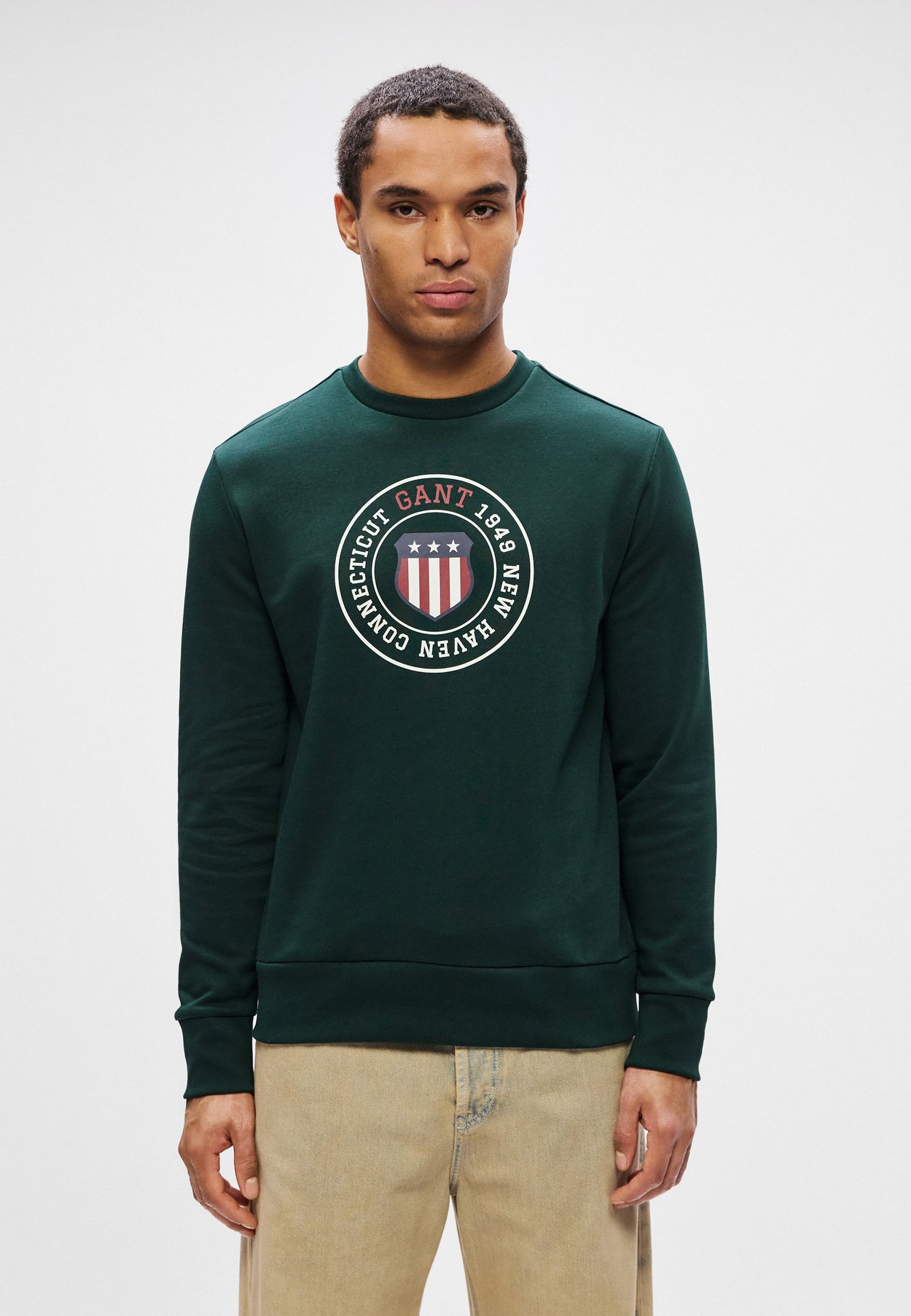 GRAPHIC C NECK