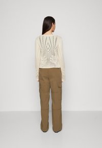 Vero Moda Tall VMSILJA V NECK CARDIGAN  - Kardigan - birch