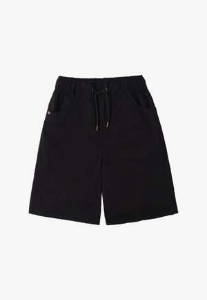 Pantaloni corti neri realizzati in tessuto leggero, dotati di una cintura elastica con cordoncino, due tasche frontali e una texture liscia.