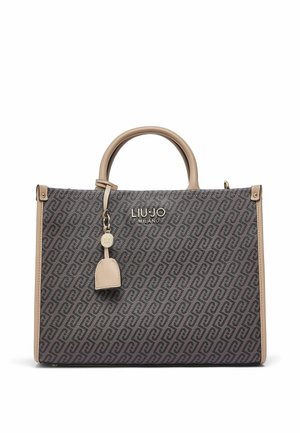 Sac à main Liu Jo Milano marron et beige avec imprimé logo à motifs, poignées beiges et une étiquette en cuir beige suspendue.