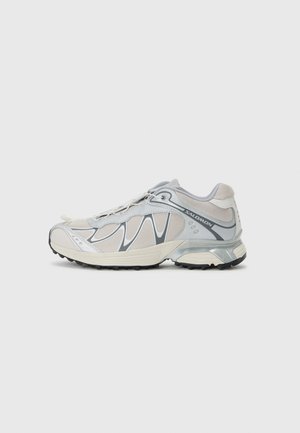 XT WHISPER UNISEX - Tossud - silver-coloured/lunar rock/silver-coloured cloud