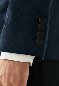 Next SLIM FIT PATTERNED VELVET - Puvuntakki - navy