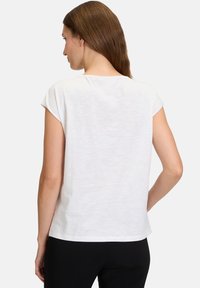 Cartoon MIT RUNDHALSAUSSCHNITT - T-shirt print - patch cream silver