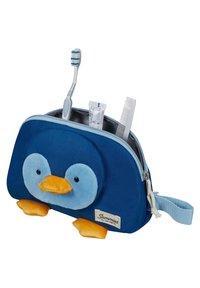 Borsa di peluche blu a forma di pinguino, con piedi e becco arancioni. Contiene uno spazzolino, dentifricio e un pettine all'interno.