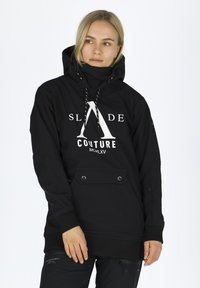 Felpa nera con un grande logo bianco "SLIDE COUTURE", cappuccio con coulisse regolabile, tasca frontale con bottoni a pressione e polsini a coste.