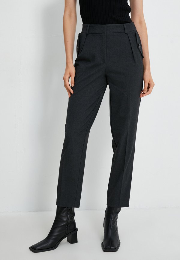 POCKET DETAIL BUTTONED - Stoffhose
