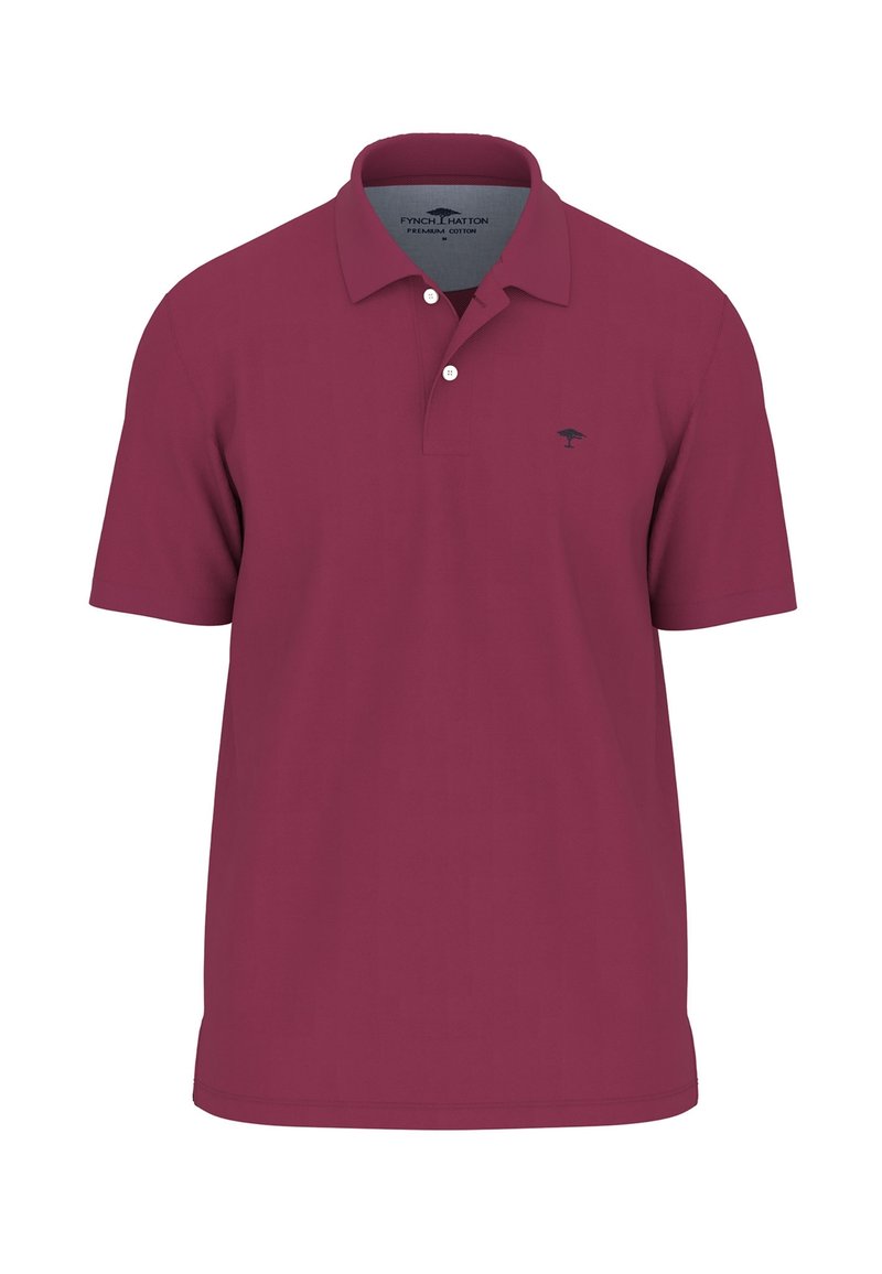 Polo di colore bordeaux realizzato in cotone di alta qualità, con colletto classico, tre bottoni e un piccolo logo sul lato sinistro del petto.
