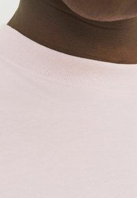 Jack & Jones JJEURBAN EDGE TEE NOOS - Basic T-shirt - fairy tale