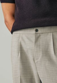 Next SIDE ADJUSTER - Chino - stone