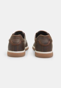 Bata Pantofi casual cu șiret - nero