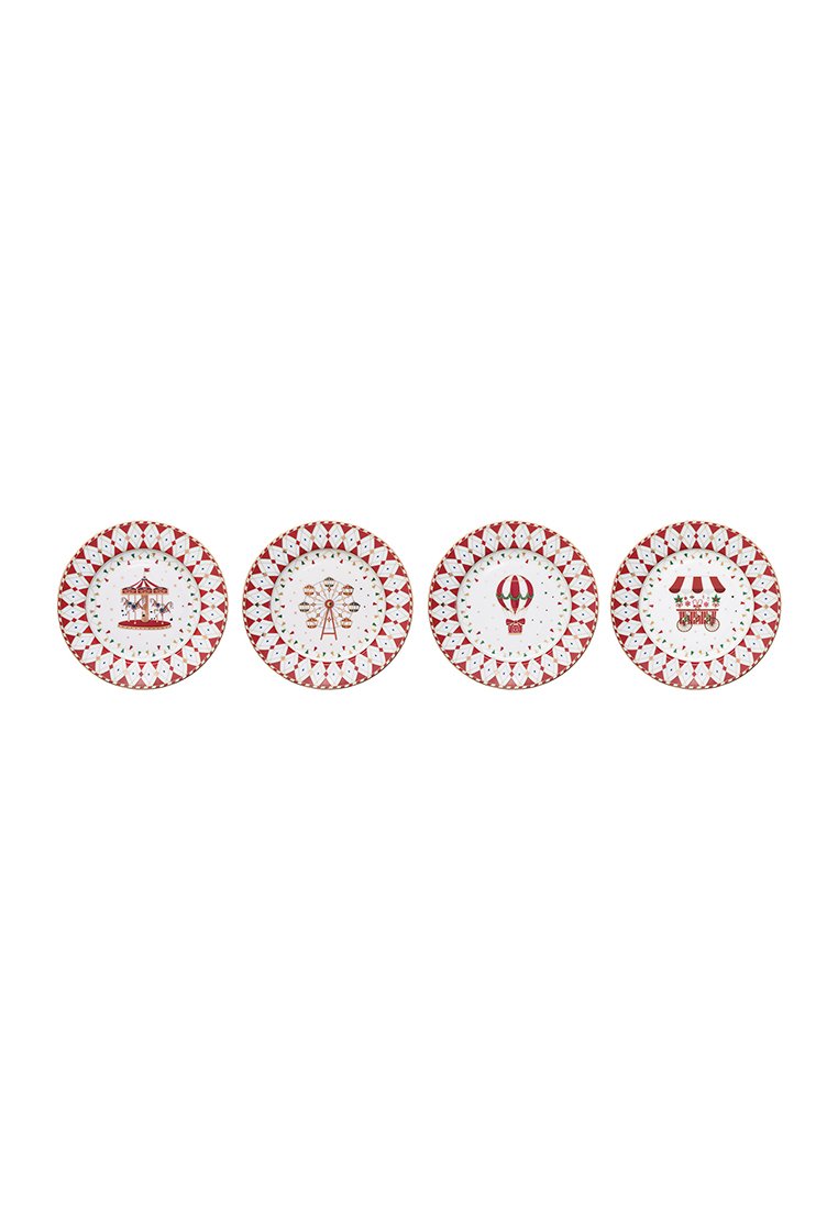Quattro piatti decorativi con bordi geometrici rossi e bianchi, raffiguranti un carosello, una ruota panoramica, una mongolfiera e un carretto di un venditore ambulante.