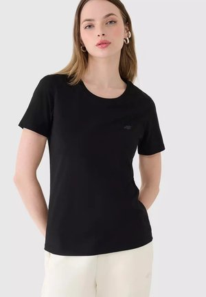 - T-shirt basic