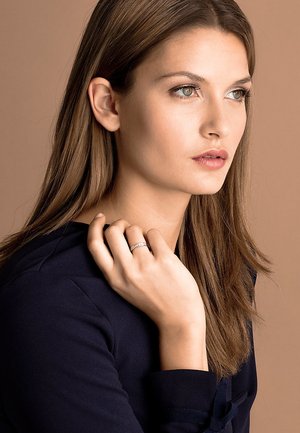 CHRIST Diamonds Ring - weißgold