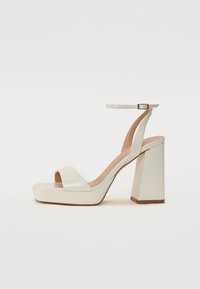 Sandali con plateau - white
