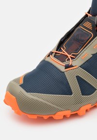 Dynafit TRAVERSE MID GORE TEX - Hikingskor - blueberry/rock khaki