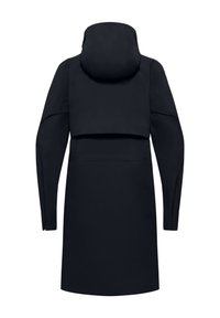 Schwarzer wasserdichter Mantel mit Kapuze, der ein elegantes Design, lange Ärmel und einen mittellangen Schnitt bietet. Glatte Textur mit minimaler Hardware.
