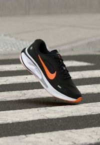 Valimata, black/total orange/anthracite/wolf grey/white