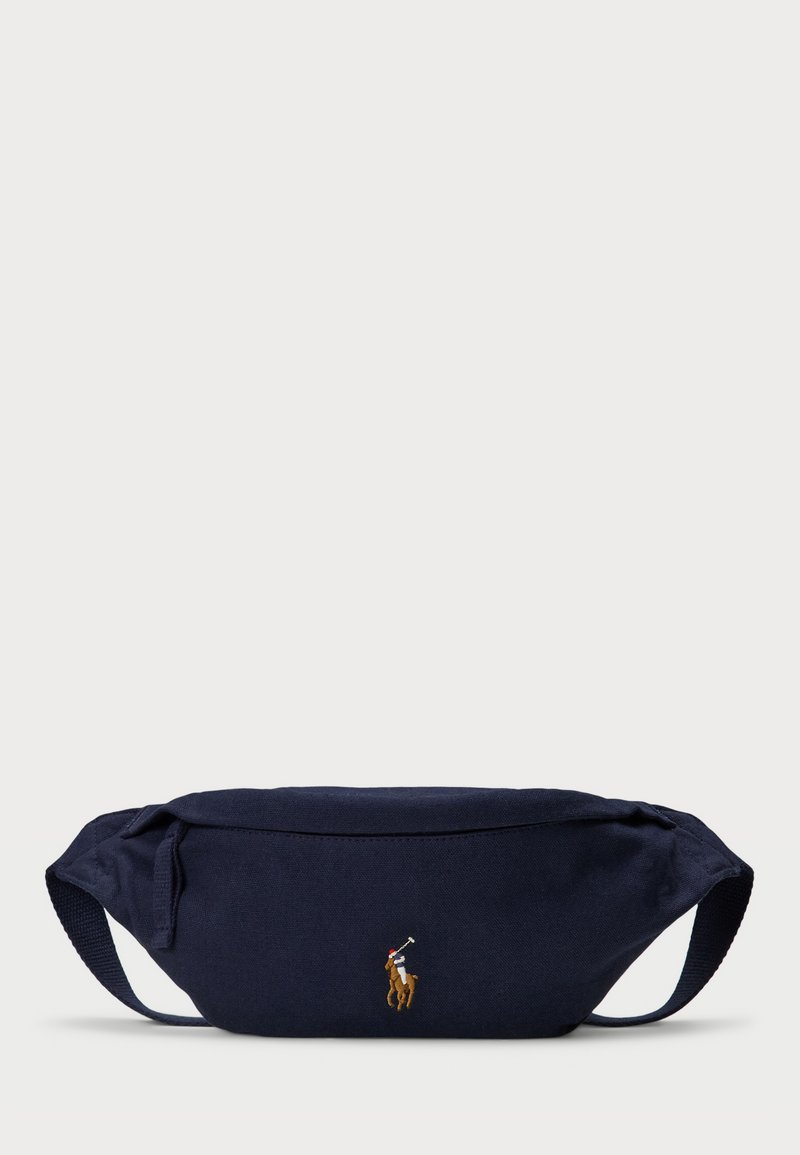 Navy-farbenes Stoff-Umhängetäschchen mit eingesticktem Polo-Spieler-Logo, verstellbaren Riemen, schlankem Design und ohne sichtbare Hardware.