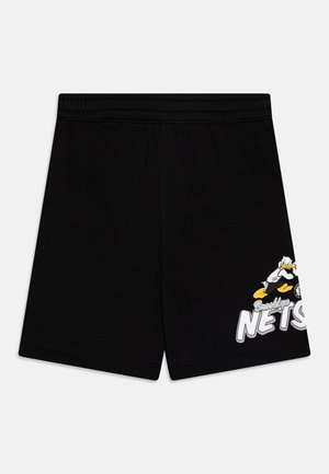 Svarte bomullsshorts med elastisk midje, med et fargerikt grafisk bilde av en and og "Brooklyn NETS" tekst på siden.