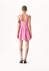 WAL G PETITE ELOISE - Vestido de cocktail / Vestido de festa - hot pink