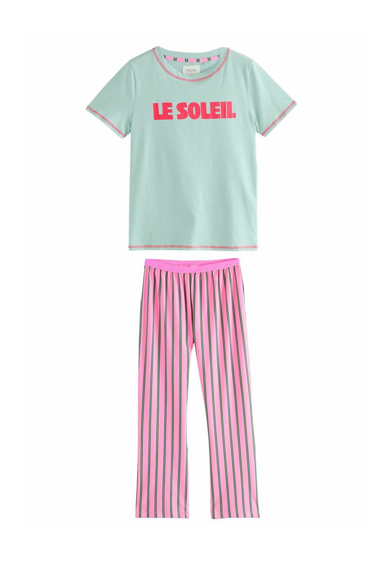 Mintgrön t-shirt med "LE SOLEIL" i fet rosa stil, i kombination med rosa randiga pyjamasbyxor med gröna vertikala linjer. Mjukt bomullsmaterial.