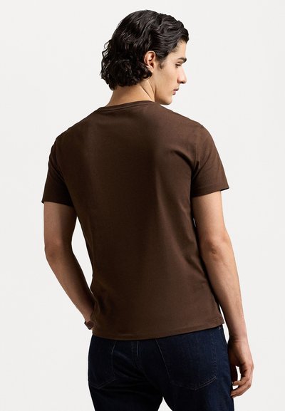 Polo Ralph Lauren CUSTOM SLIM FIT JERSEY CREWNECK T-SHIRT - T-shirts - nutmeg brown
