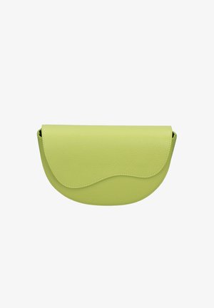 Hellgrüne Leder-Clutch mit geschwungener Klappe und glatter Textur, gestaltet zum Tragen in der Hand oder für kleine Essentials.