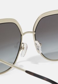 Michael Kors GREENPOINT - Occhiali da sole - light gold-coloured