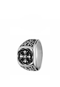 Zilveren ring met een vierkant vlak, voorzien van gedetailleerde zwarte gravures en sierlijke ontwerpen, een gepolijst bandje en een gladde binnenafwerking.