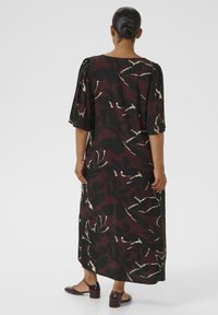 Kaffe Curve Freizeitkleid - windsor wine/black flower